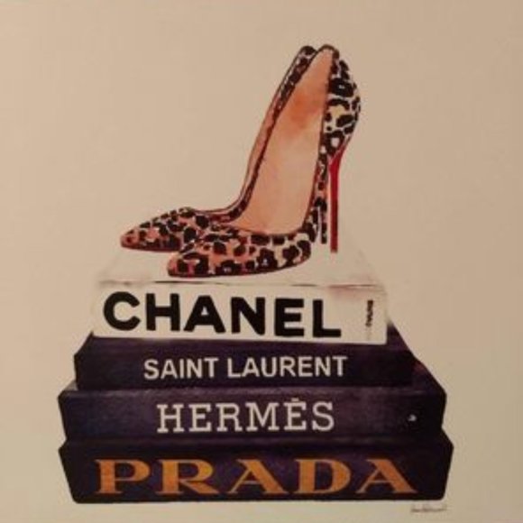 Gorgeous, Classy Fashion Picture Displaying A Few Fashion Books - Picture 1 of 9